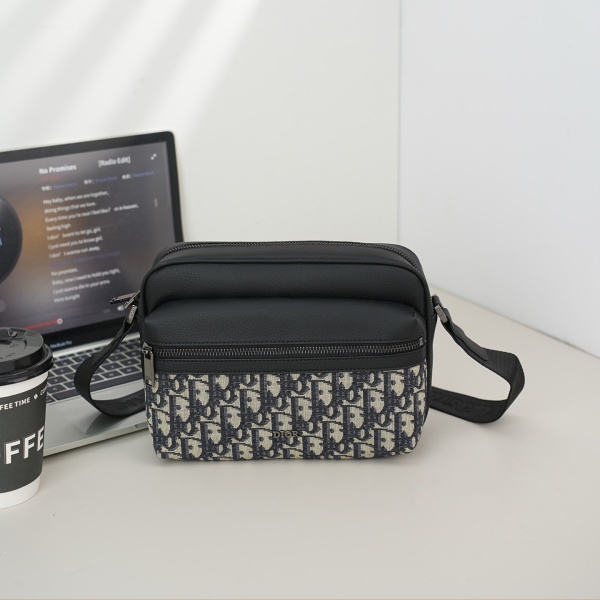 Dior ディオール Rider 2.0 オブリーク柄 メッセンジャーバッグ Christian Dior ショルダーバッグ 斜め掛け対応 都会的 人気上昇中