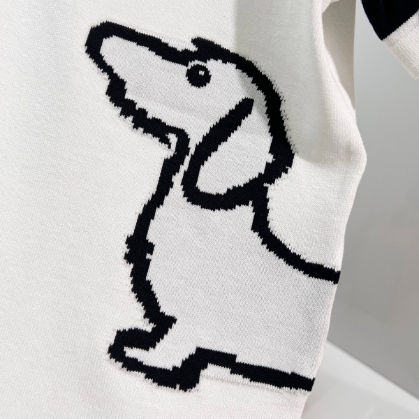 THOM BROWNE トムブラウン 2026新作 ダックスフンド柄ニット半袖T