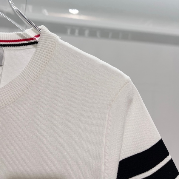 THOM BROWNE トムブラウン 2026新作 ダックスフンド柄ニット半袖T