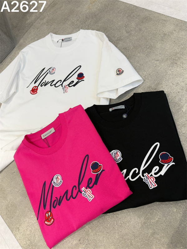 美品✨MONCLER Tシャツ フロントロゴ ワッペン 刺繍 レディースXS相当 ロゴ刺繍 ワッペン付き クルーネック MONCLER モンクレール コピー
