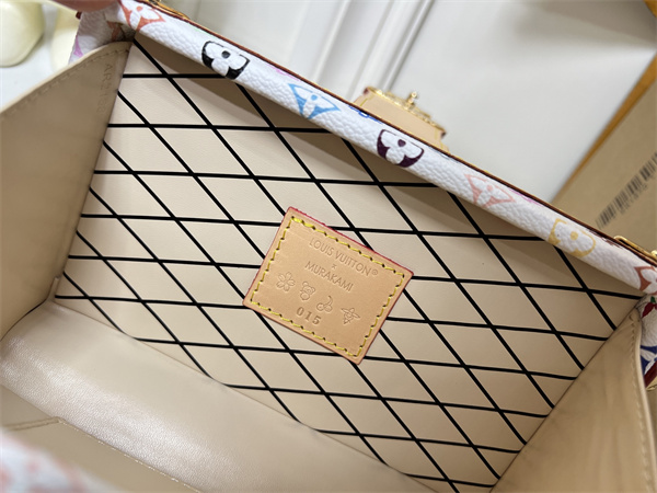 ミニトランクバッグ マルチカラーモノグラム ロック金具付き LOUIS VUITTON ルイヴィトン コピー 2WAY仕様 主役級アクセント