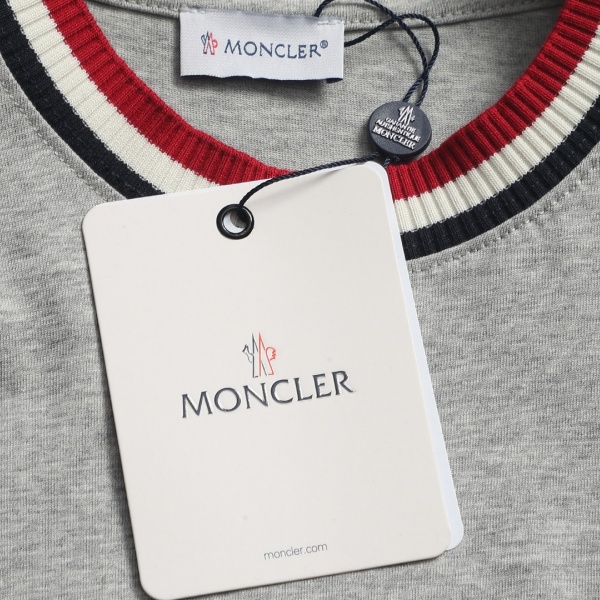 MONCLER モンクレール 刺繍ロゴTシャツ リブラインデザイン 半袖