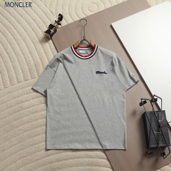 人気デザイン☆モンクレール 刺繍ロゴ リブライン ポケット付 Ｔシャツ S MONCLER モンクレール 刺繍ロゴTシャツ リブラインデザイン 半袖