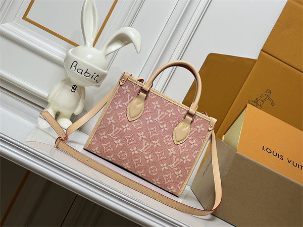 ショルダーバッグ モノグラム総柄 レザー調トリム LOUIS VUITTON ルイヴィトン コピー チャーム付き きれいめカジュアル