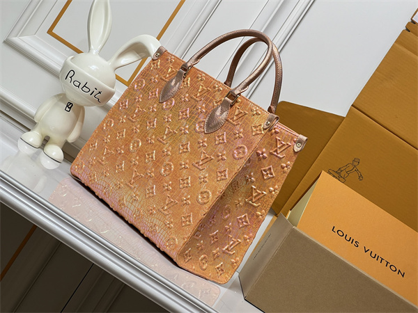 モノグラム型押し 光沢トート LOUIS VUITTON ルイヴィトン コピー バッグ  シンプル持ち手 外出コーデ向け ショップおすすめ