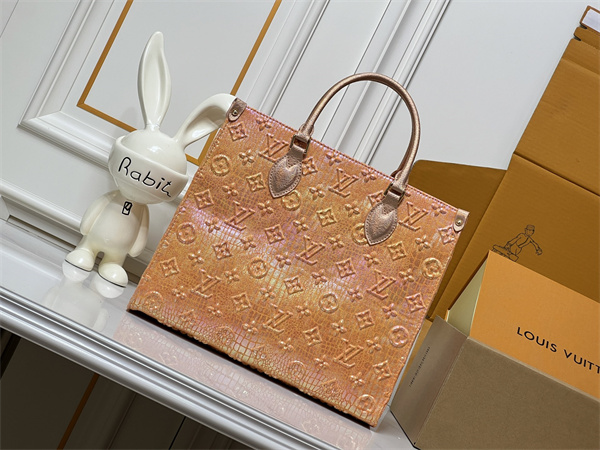 モノグラム型押し 光沢トート LOUIS VUITTON ルイヴィトン コピー バッグ  シンプル持ち手 外出コーデ向け ショップおすすめ