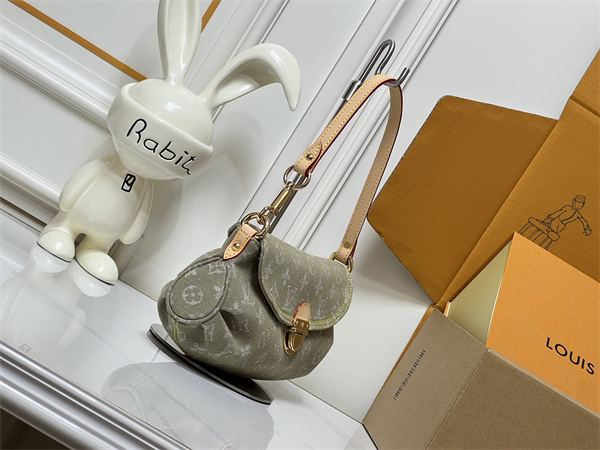 LV柄デザイン 半月フォルム LOUIS VUITTON ルイヴィトン コピー バッグ 肩掛け対応 デイリー使い 人気商品
