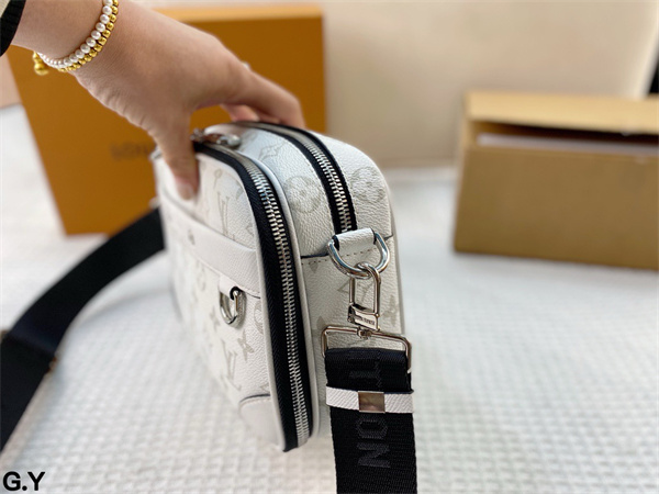 LV Alpha 2026トレンド春夏ルイヴィトンショルダーバッグコピー最高品質カジュアルスタイル