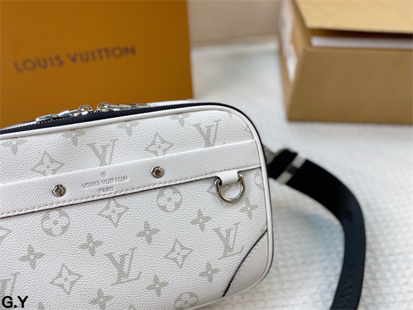 LV Alpha 2026トレンド春夏ルイヴィトンショルダーバッグコピー最高品質カジュアルスタイル