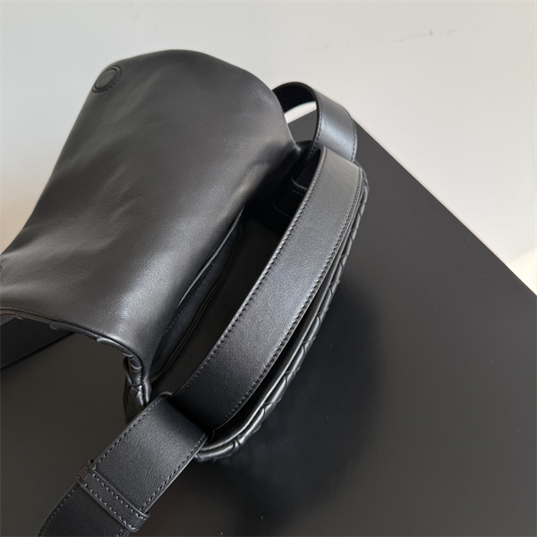BV 26最新作 Intrecciato Mini Bag ボッテガ ヴェネタ ショルダーバッグコピー収納性抜群