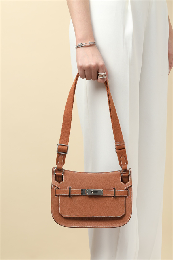 HERMES 人気《ジプシエール》JPS23 エルメスショルダーバッグコピー2026お洒落個性的