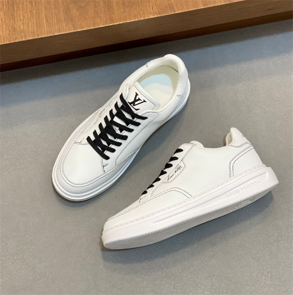 LOUIS VUITTONルイビトンスニーカースーパーコピー 人気Monogram lougou上質ホワイト
