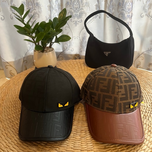 FENDI コピー モンスターアイ キャップ FF総柄 ベースボールキャップ