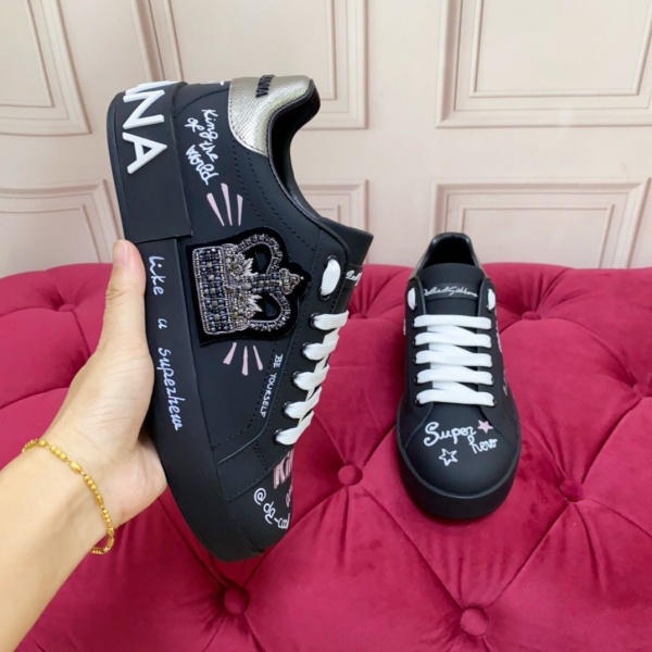 DOLCE&GABBANA コピー グラフィティアート ローカットスニーカー クラウン装飾 ストリート人気