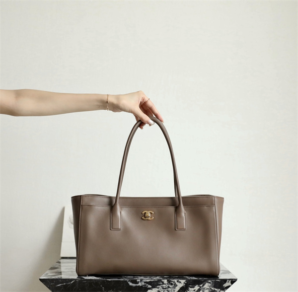 超人気2026SS ☆シャネルトートバッグコピーCHANEL新作収納性抜群大容量入手困難アイテム