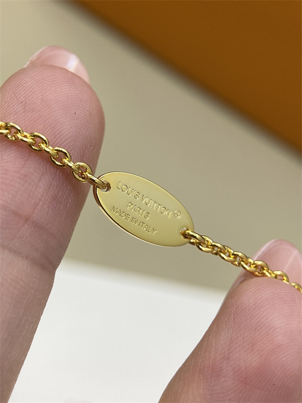 ルイヴィトンネックレスコピー2026激安LOUIS VUITTON立体感◎高級感あふれる アジャスター付きで調節自由