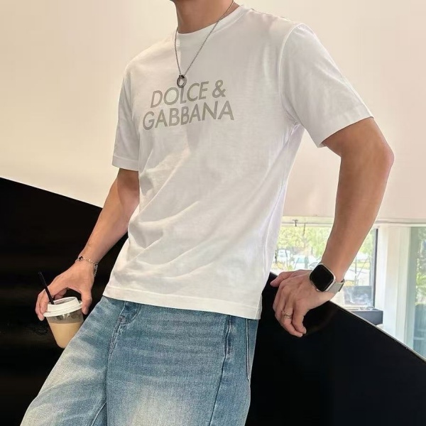 DOLCE&GABBANA コピー ロゴプリント半袖Tシャツ 2026新作 旬顔 着映え デイリー主力