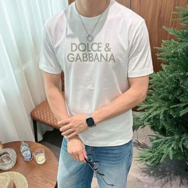 DOLCE&GABBANA コピー ロゴプリント半袖Tシャツ 2026新作 旬顔 着映え デイリー主力