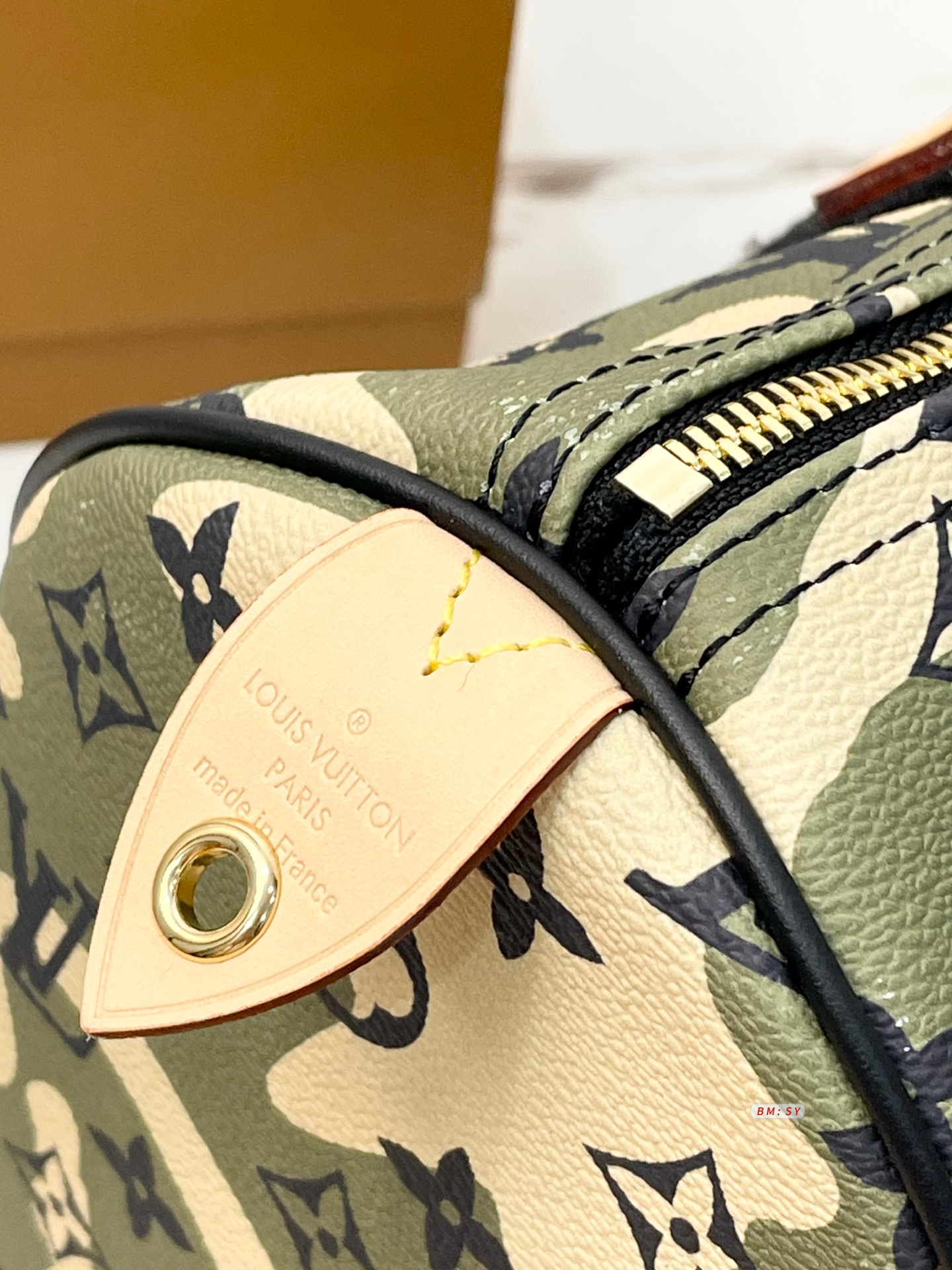 モノグラム カモフラージュ柄 人気上昇中 キーポル風 LOUIS VUITTON ルイヴィトン コピー バッグ 旅行対応 大容量スタイル