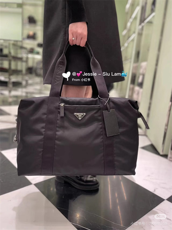 品質保証2026プラダボストンバッグコピー PRADA メンズ新作手持ちで機内持ち込みもラクラク