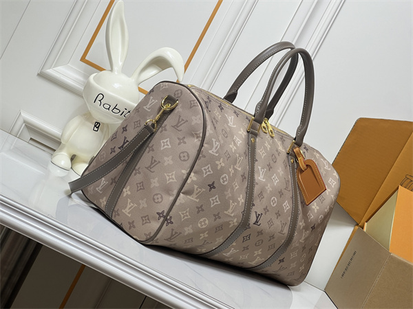 モノグラム 今季注目 キーポル風 LOUIS VUITTON ルイヴィトン コピー バッグ 旅行対応 収納力あり