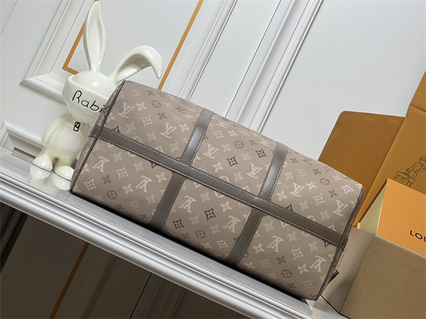 モノグラム 今季注目 キーポル風 LOUIS VUITTON ルイヴィトン コピー バッグ 旅行対応 収納力あり