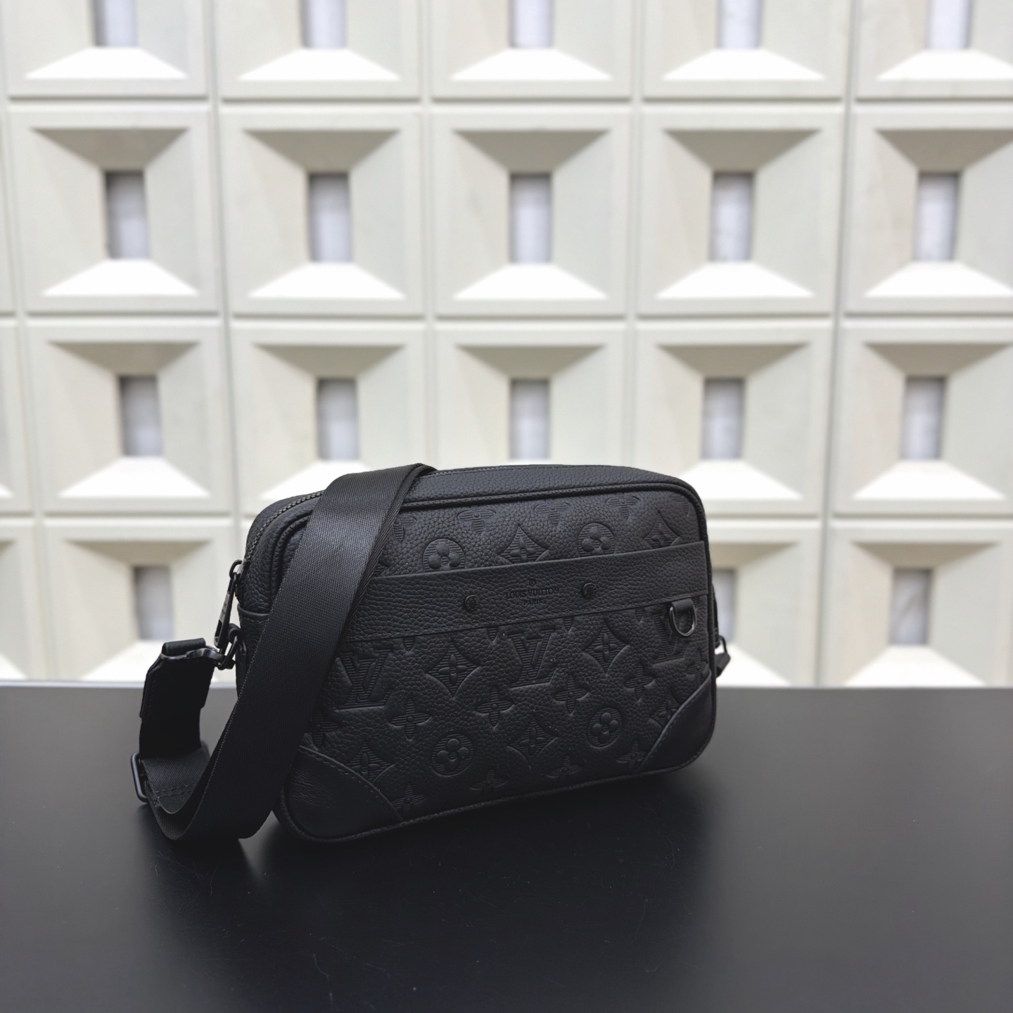 2026メンズトレンド☆Louisvuitton 新作ルイヴィトンショルダーバッグコピーモノグラム
