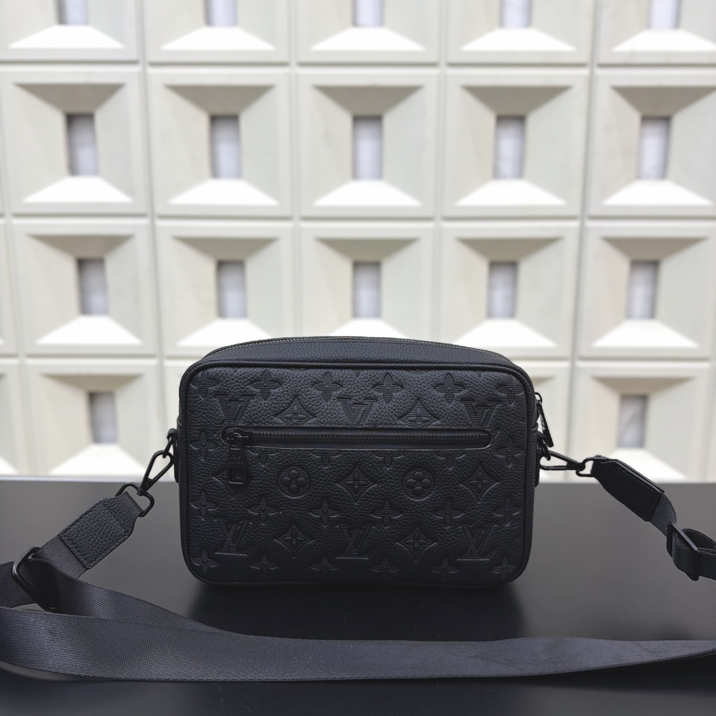 2026メンズトレンド☆Louisvuitton 新作ルイヴィトンショルダーバッグコピーモノグラム