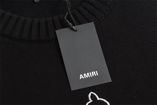 クラシックエンブレム刺繍 クルーネック モードクラシカル AMIRI アミリ コピー ニット こなれ見え 上質ストリート