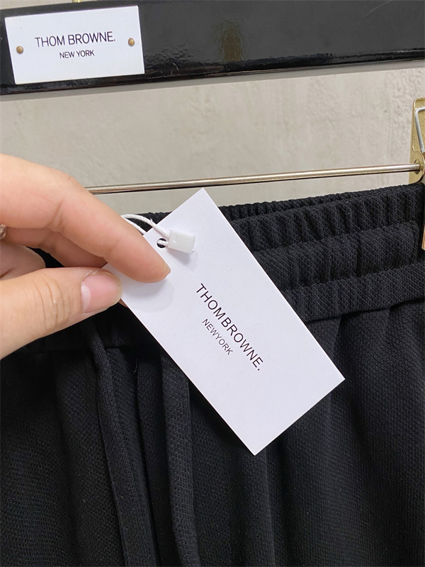 THOM BROWNE トムブラウンショットパンツコピー人気2026新作ファッション性抜群