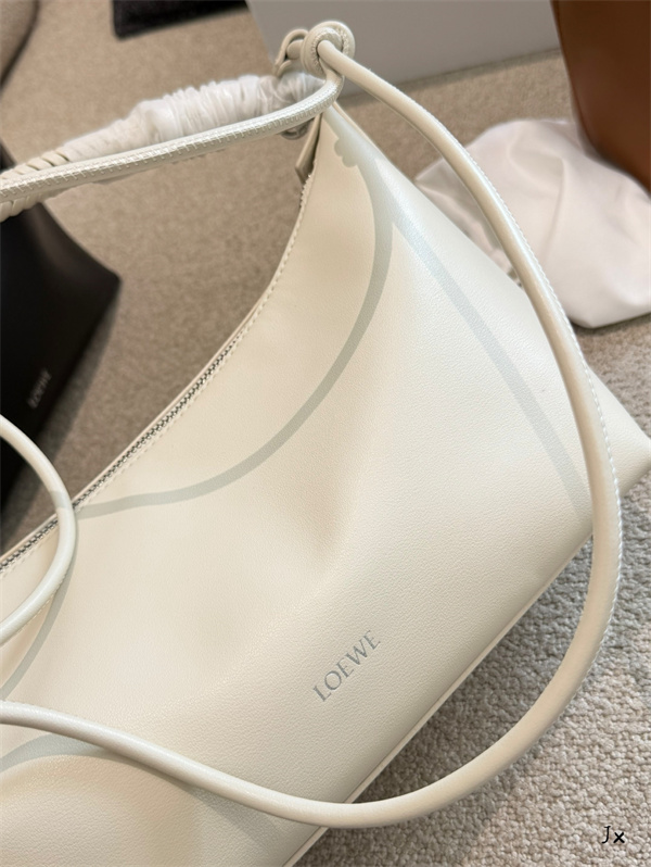 Loewe ロエベハンドバッグコピー2026人気新作ファッション最新トレンド4色斜め掛け