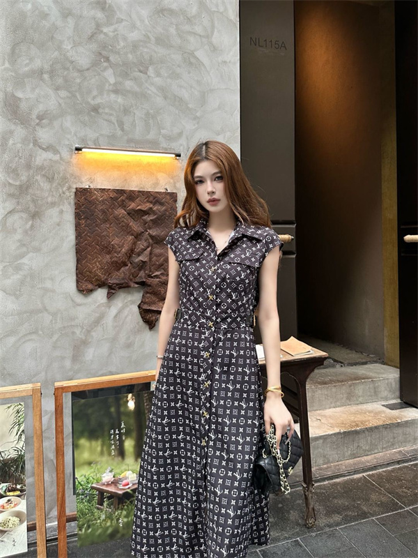 モノグラムシャツワンピース フレンチシック 着痩せシルエット LOUIS VUITTON ルイヴィトン コピー ワンピース 主役級ラグジュアリーコーデ