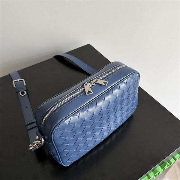 BOTTEGA VENETA INTRECCIATOボッテガ ヴェネタ カメラバッグコピーショルダー2026最新ユニセックス