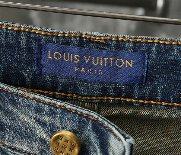 アート刺繍デニムパンツ ライトカラー 着回し対応 LOUIS VUITTON ルイヴィトン コピー デニムパンツ 再入荷おすすめ