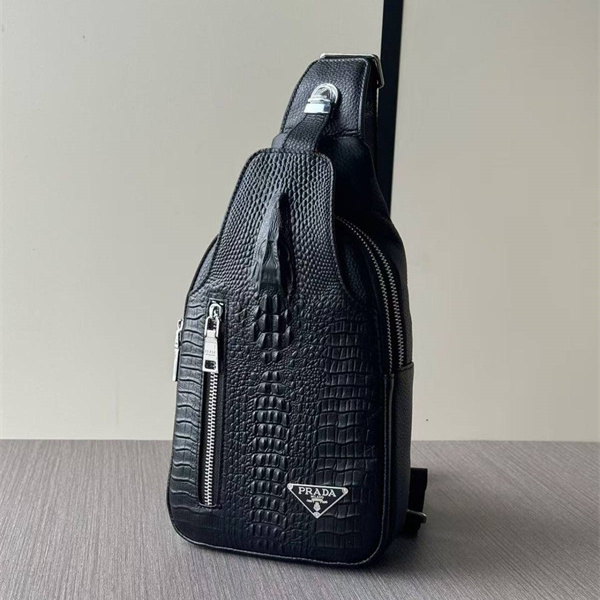 ワンショルダーバッグ レザー調 メンズライク仕様 PRADA プラダ コピー バッグ 外出対応 実用派モデル 今季チェック