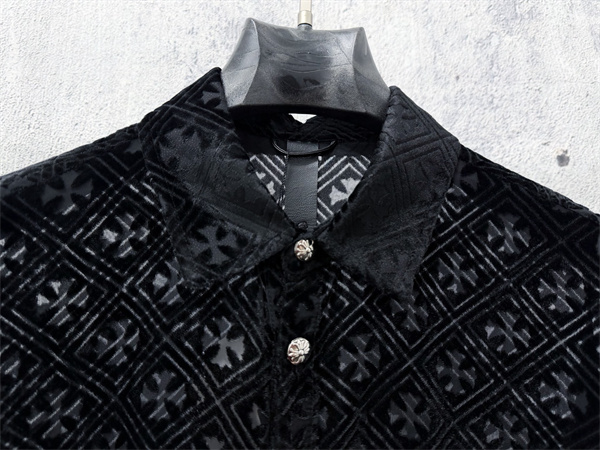  ロゴ総柄 ボタン仕様 CHROME HEARTS クロムハーツ コピー シャツ きれいめカジュアル 今季チェック