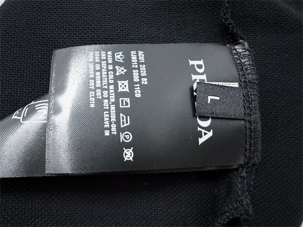 半袖ポロシャツ ホワイト 襟ラインデザイン クールビズ対応 PRADA プラダ コピー ポロシャツ 清潔感スタイル 売れ筋モデル