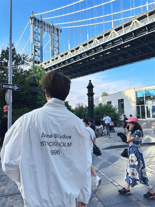 ライトジャケット フード付き 薄手アウター 春夏対応 軽量タイプ 旅行コーデ ACNE STUDIOS アクネストゥディオズ コピー ジャケット