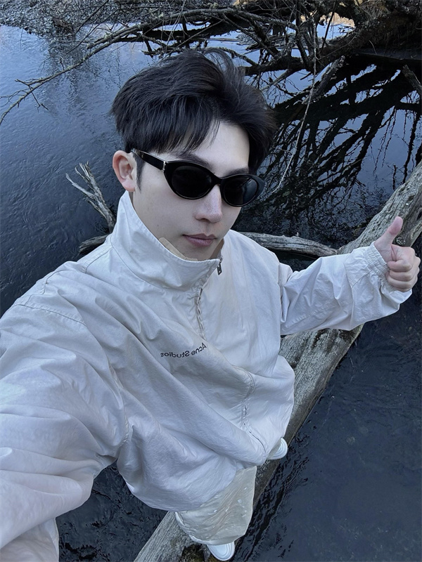 ライトジャケット フード付き 薄手アウター 春夏対応 軽量タイプ 旅行コーデ ACNE STUDIOS アクネストゥディオズ コピー ジャケット
