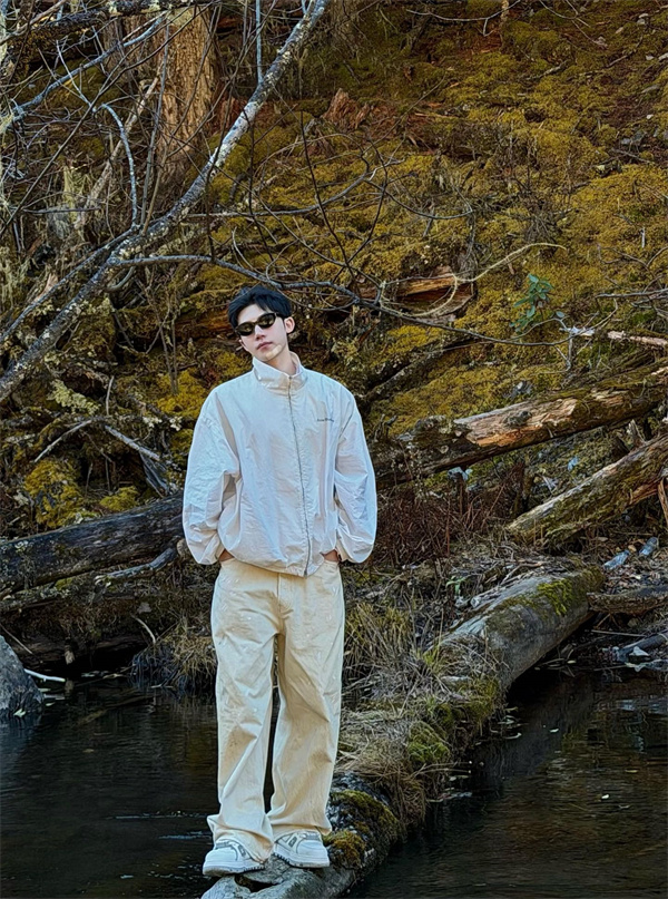 ライトジャケット フード付き 薄手アウター 春夏対応 軽量タイプ 旅行コーデ ACNE STUDIOS アクネストゥディオズ コピー ジャケット