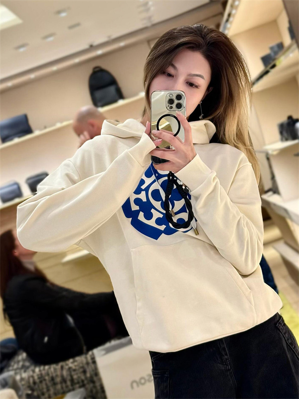 プルオーバー フード付き LOUIS VUITTON ルイヴィトン コピー パーカー ゆったりシルエット 休日コーデ 注目商品