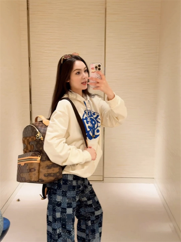 プルオーバー フード付き LOUIS VUITTON ルイヴィトン コピー パーカー ゆったりシルエット 休日コーデ 注目商品