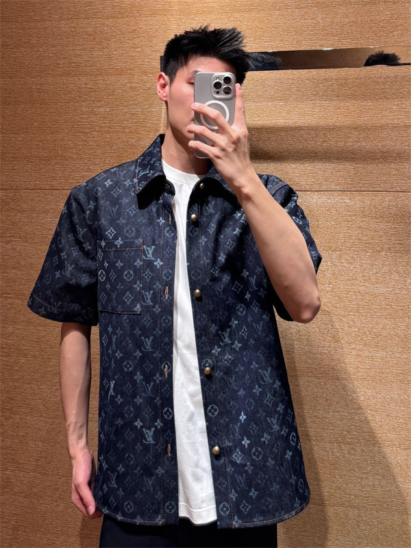 デニムシャツジャケット モノグラム総柄 ショートスリーブ LOUIS VUITTON ルイヴィトン コピー シャツジャケット 軽アウター風デザイン デイリーコーデ向け