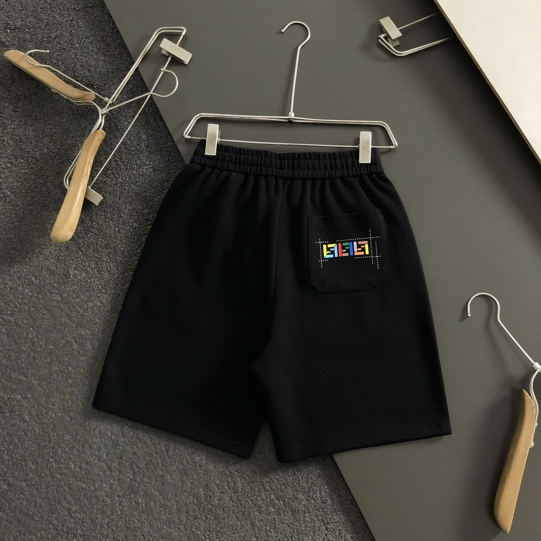 フェンディ 上下着 コピーFENDI限定セール新品半袖Ｔシャツ夏アイテム実用性