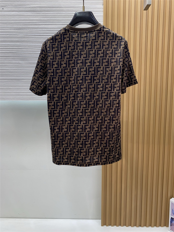 大人OK★FENDI★2026SS★ロゴ入半袖Tシャツ★フェンディスーパーコピー 激安柔らかい万能アイテム