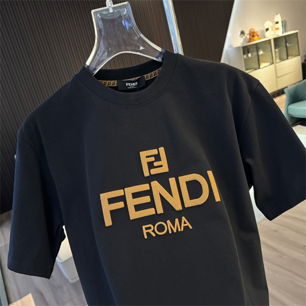 2026着回し度高めアイテム  フェンディ FENDI 半袖Tシャツ コピー激安(日本最大級)