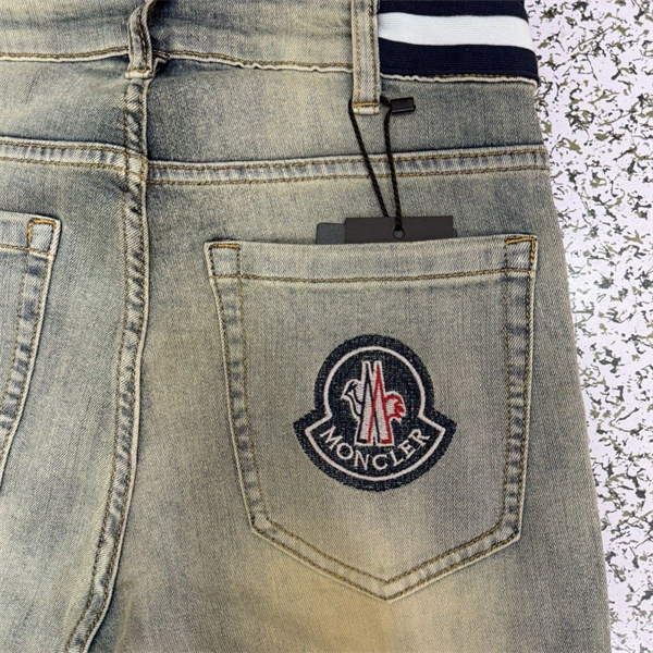 MONCLER 数年愛用しても人気アイテム デニムパンツ 特に話題なの上品　即完売 モンクレール 最新トレンド2019年春夏コレクション ブランド コピー 激安(日本最大級)