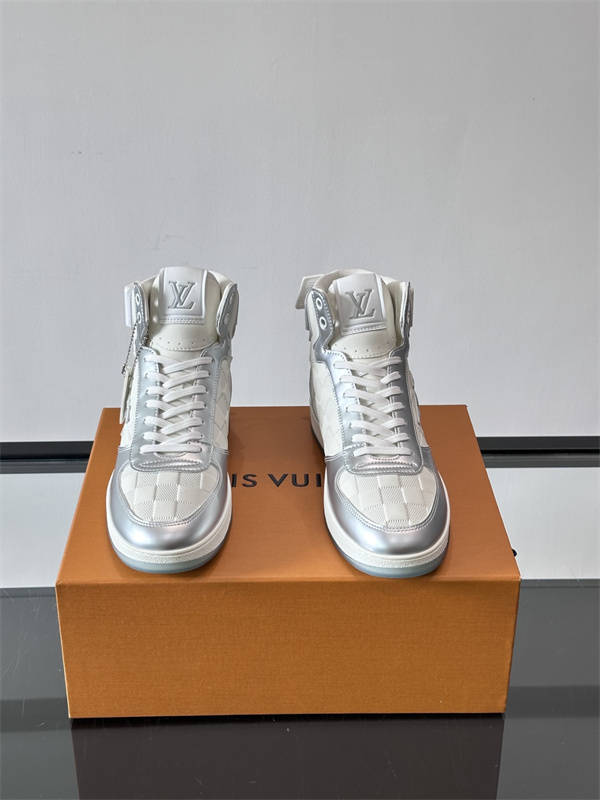 ハイトップシューズ 着こなしルイ ヴィトン スニーカーコピー LOUIS VUITTON 秋から大活躍  激安(日本最大級)