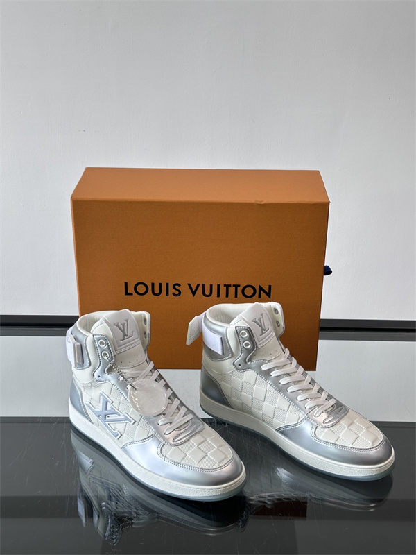 ハイトップシューズ 着こなしルイ ヴィトン スニーカーコピー LOUIS VUITTON 秋から大活躍  激安(日本最大級)