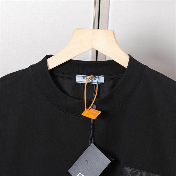 カジュアル半袖 ロゴポケットデザイン メンズ 高見え PRADA プラダ コピー Tシャツ 人気モデル